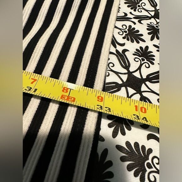 Olsenboye - Womeb’s black / white textured stripe dress - Picture 7 of 11